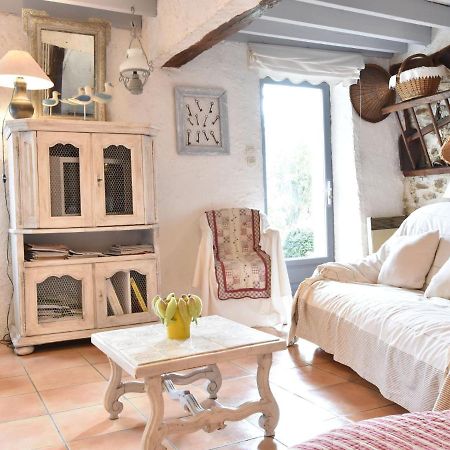 Charming Holiday Home Mezy-Moulins Bagian luar foto