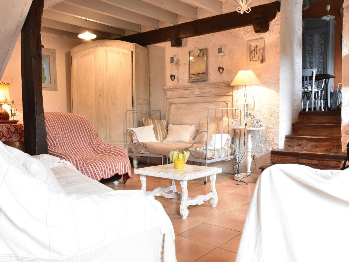 Charming Holiday Home Mezy-Moulins Bagian luar foto