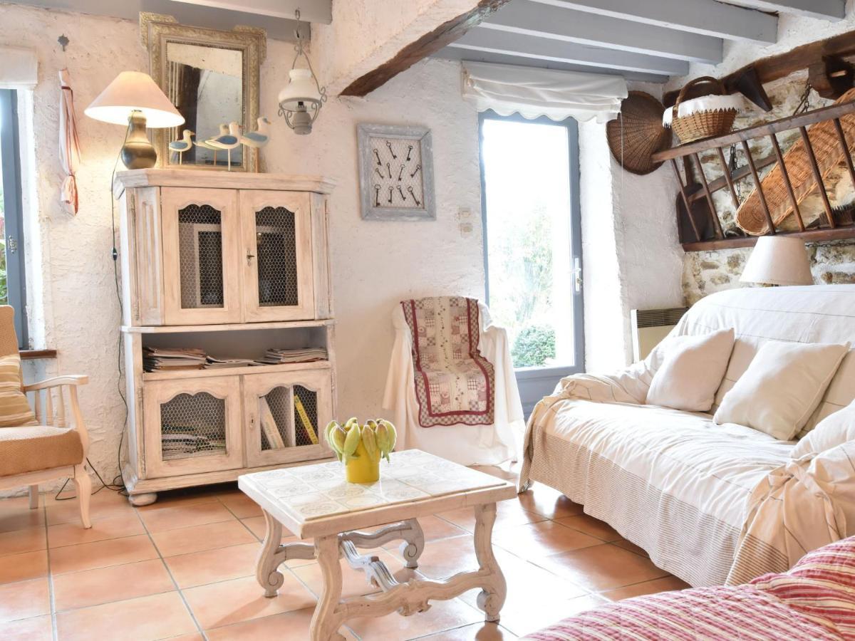 Charming Holiday Home Mezy-Moulins Bagian luar foto