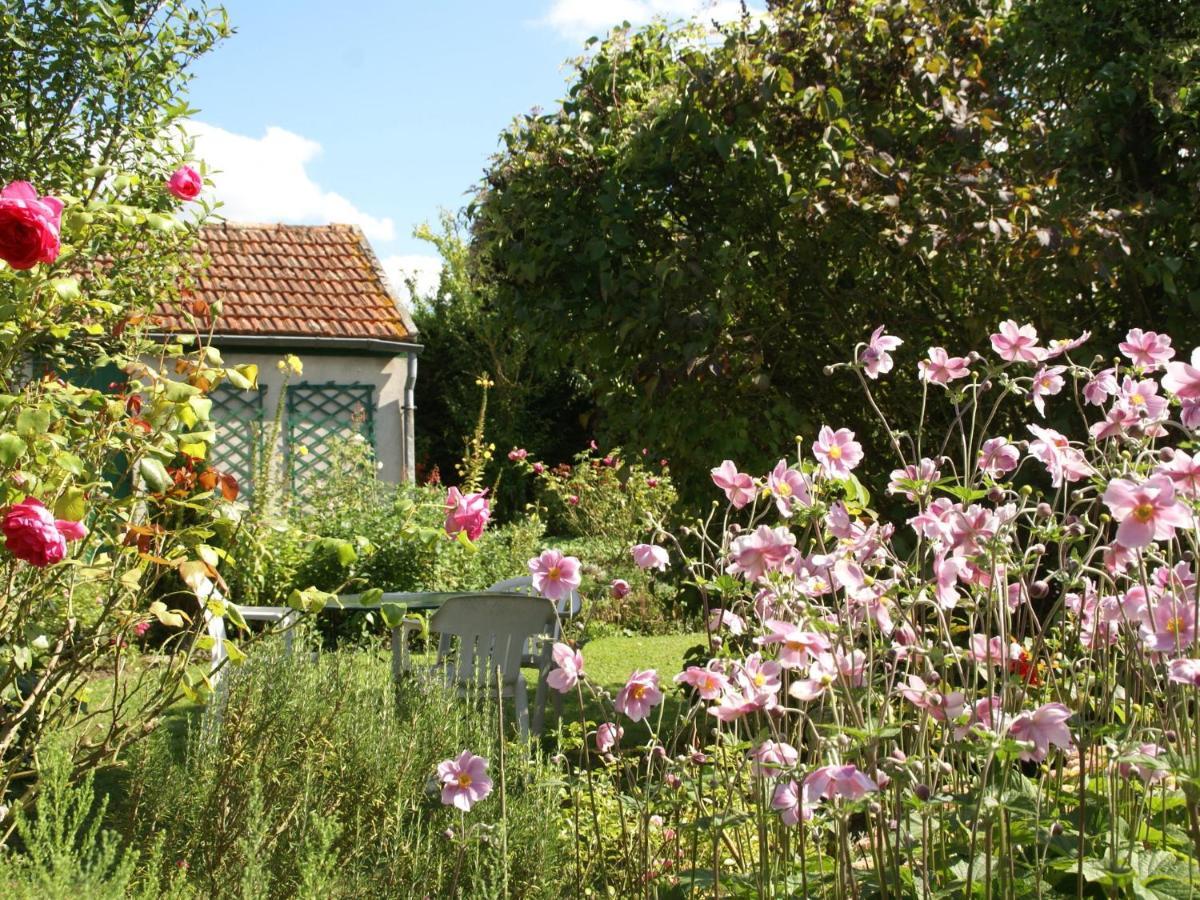 Charming Holiday Home Mezy-Moulins Bagian luar foto