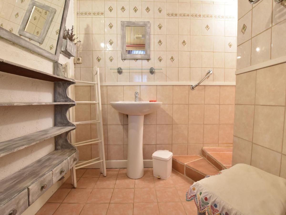 Charming Holiday Home Mezy-Moulins Bagian luar foto
