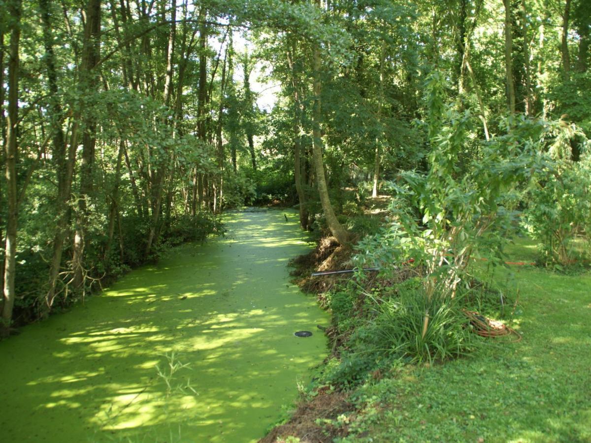 Charming Holiday Home Mezy-Moulins Bagian luar foto