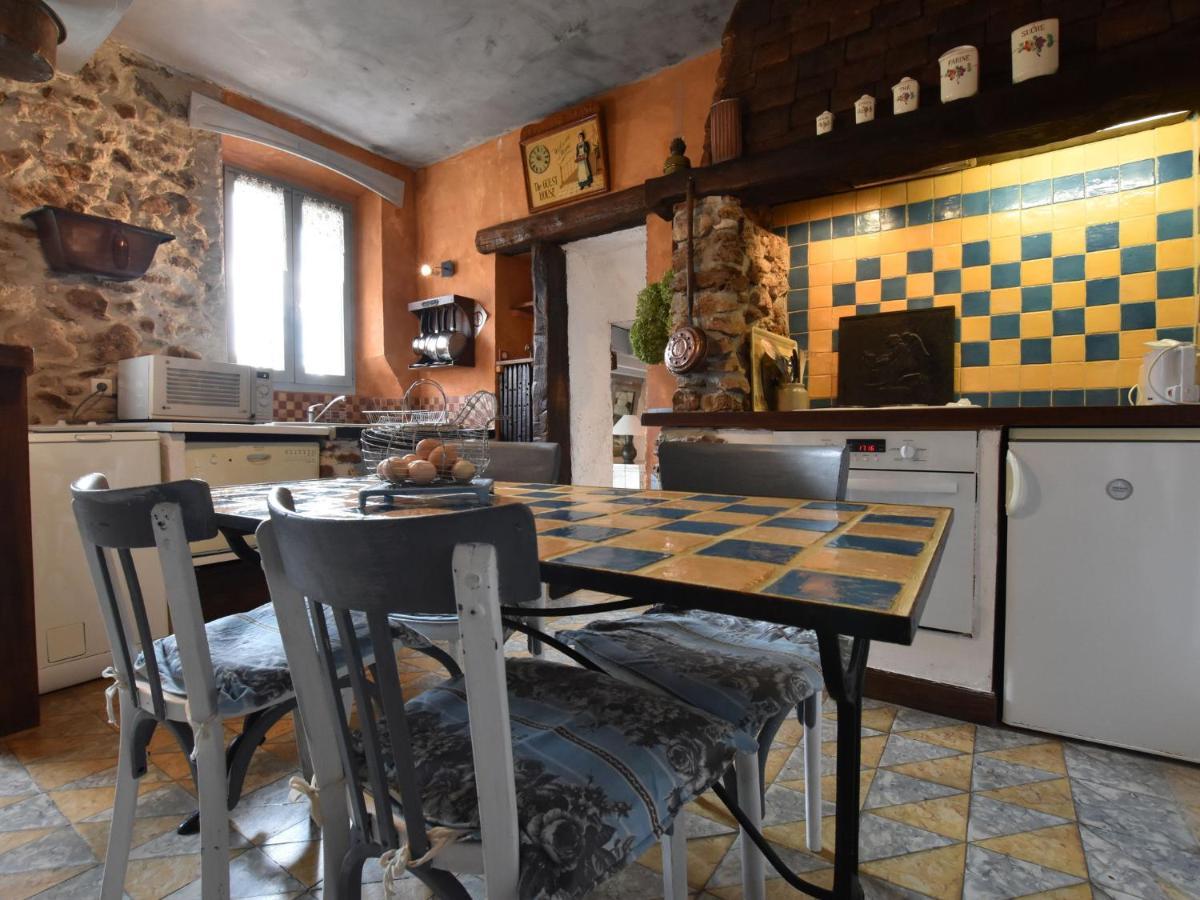 Charming Holiday Home Mezy-Moulins Bagian luar foto
