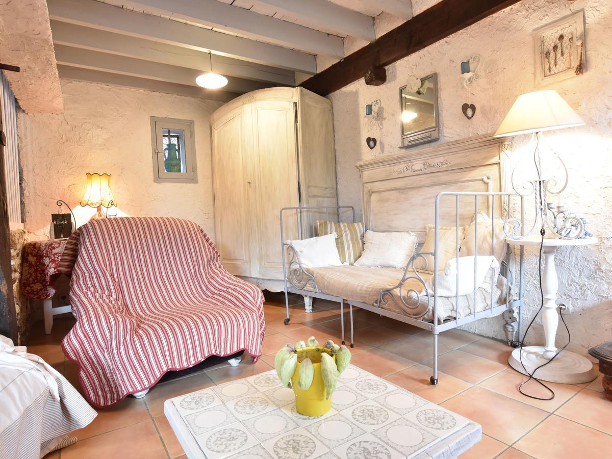 Charming Holiday Home Mezy-Moulins Bagian luar foto